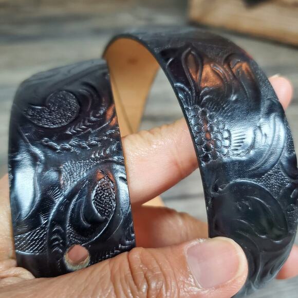 Annabella Genuine Leather Black Belt Size Medium Minimalist Classic Preppy - Picture 5 of 7